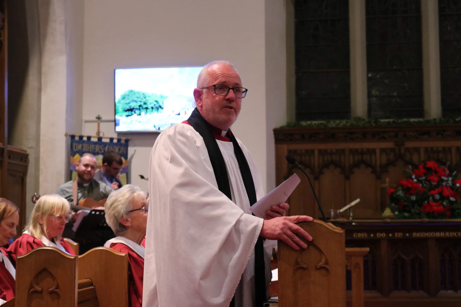 The Area Dean, Very Revd Geoff Wilson leads the service