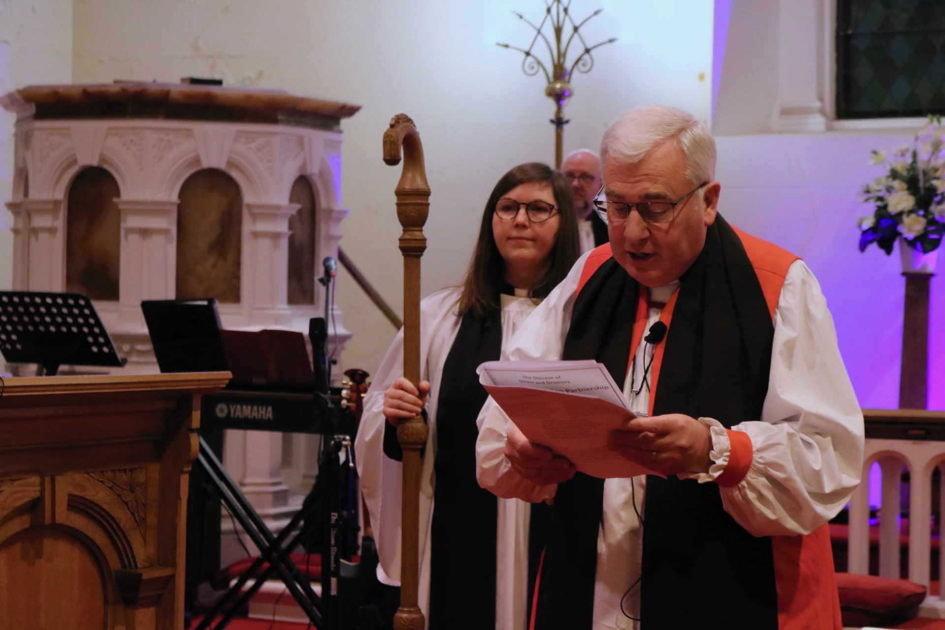 Bishop David reads the Act of Institution