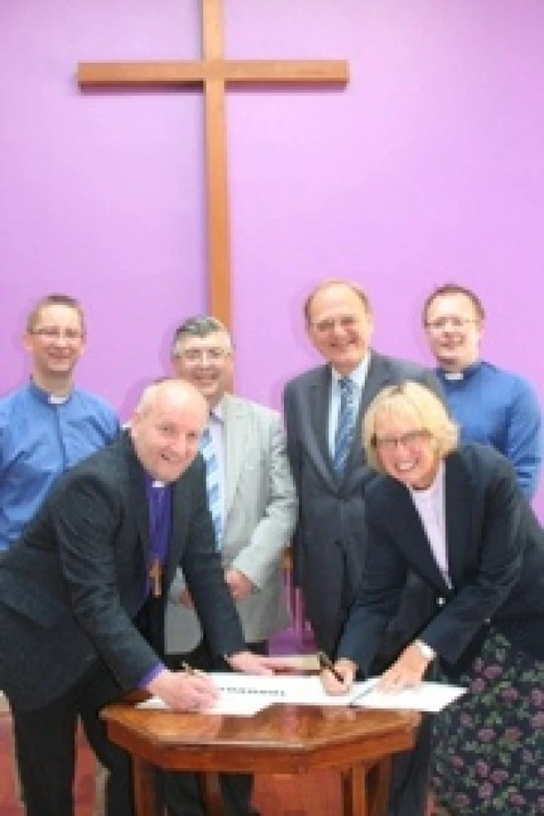 Church of Ireland and Methodist Chaplaincies sign Partnership at Queen’s