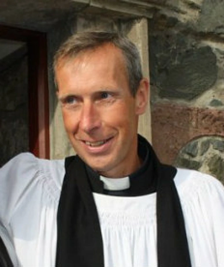 Meet Revd Colin Darling