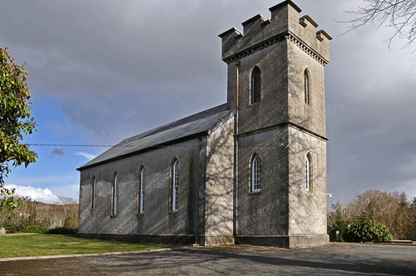 Tullylish Parish bring gifts to Donegal