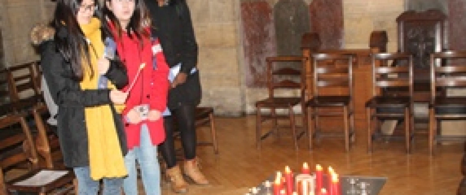 Candles for Paris victims burn in Belfast Cathedral