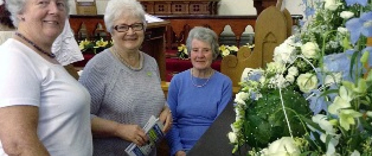 Magherahamlet Parish says it with flowers