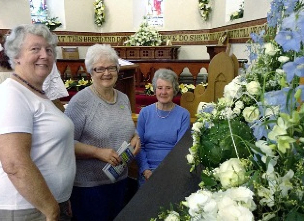 Magherahamlet Parish says it with flowers