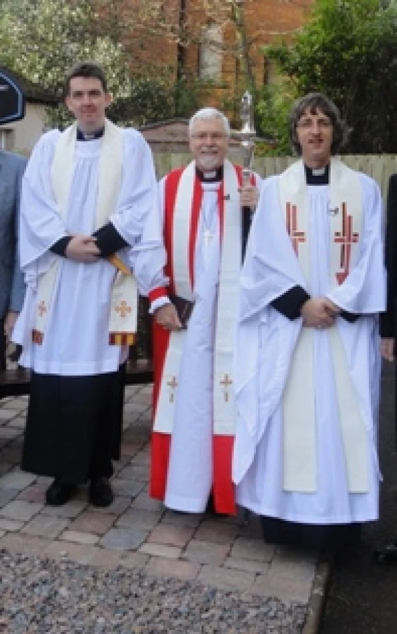 Bishop Harold consecrates Garden of Rest at St Columba’s